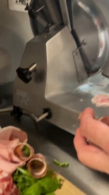 Il cicchetto Toscano: Tagliere di salumi e formaggi смотреть онлайн