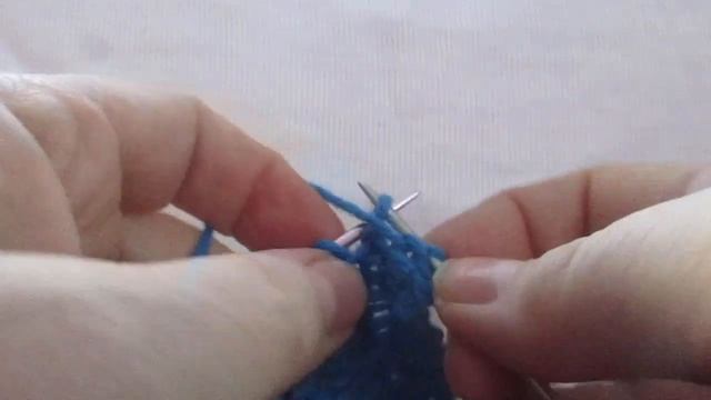 Узор-''*Убежавшие* петельки на чулочной глади''. смотреть онлайн