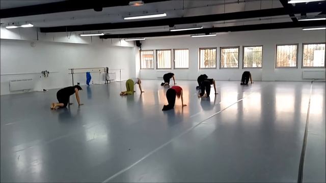 Atelier de danse afro avec Yvon Serge Bissadissi au centre chorégraphique Calabash смотреть онлайн