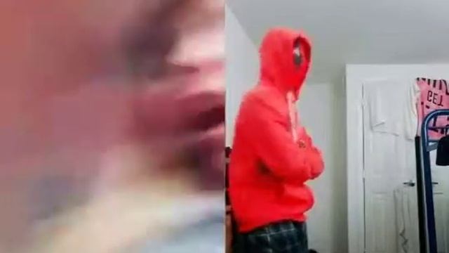 under da miniskirt he goes смотреть онлайн