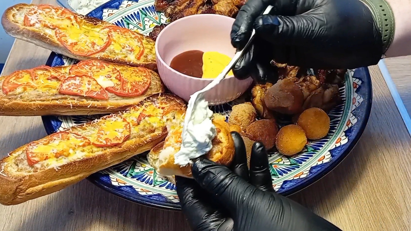 Фаршированный багет, сырные шарики, крылышки в духовке! Просто и безумно вкусно! смотреть онлайн