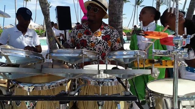 Thanksgiving Now Larimar смотреть онлайн