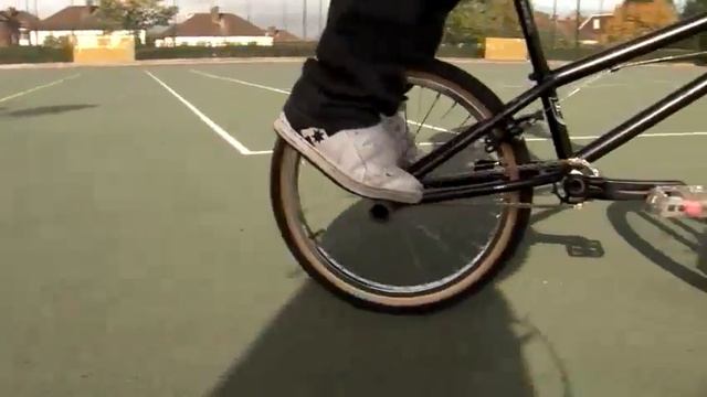 How To Do Basic BMX Tricks смотреть онлайн