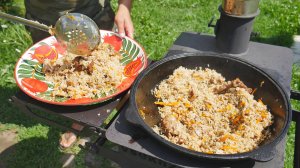 Плов с бараниной и рисом девзира в казане на костре