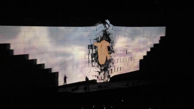 The Trial - Roger Waters The Wall Tour 2012 (Engenhão - Rio de Janeiro) смотреть онлайн
