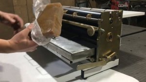 Клеемазательная машина