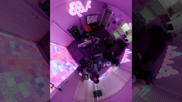 Nanoleaf Silent Disco Jam Space - Barshaun and Jon смотреть онлайн
