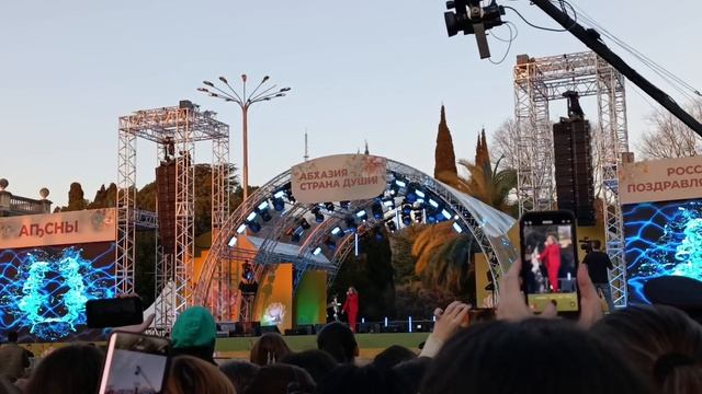 Концерт к 8 марта, часть 1 смотреть онлайн