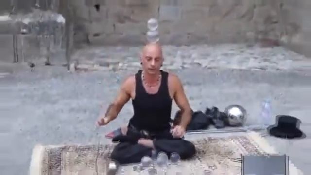 Французский йог Криштиан смотреть онлайн