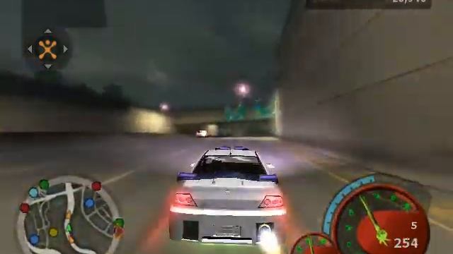 Пытаюсь гонять на машине, игра NFS UNDEGRAUND2 смотреть онлайн