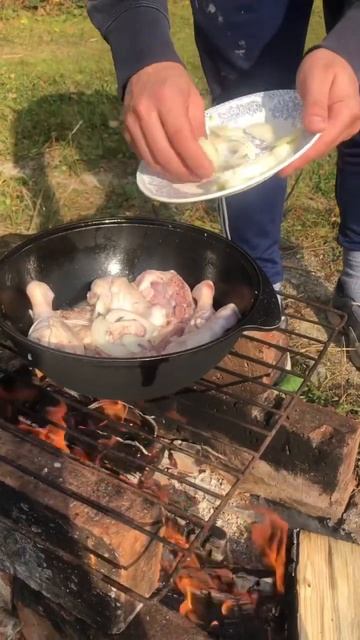 Курица с картошкой в казане на даче 🤤
