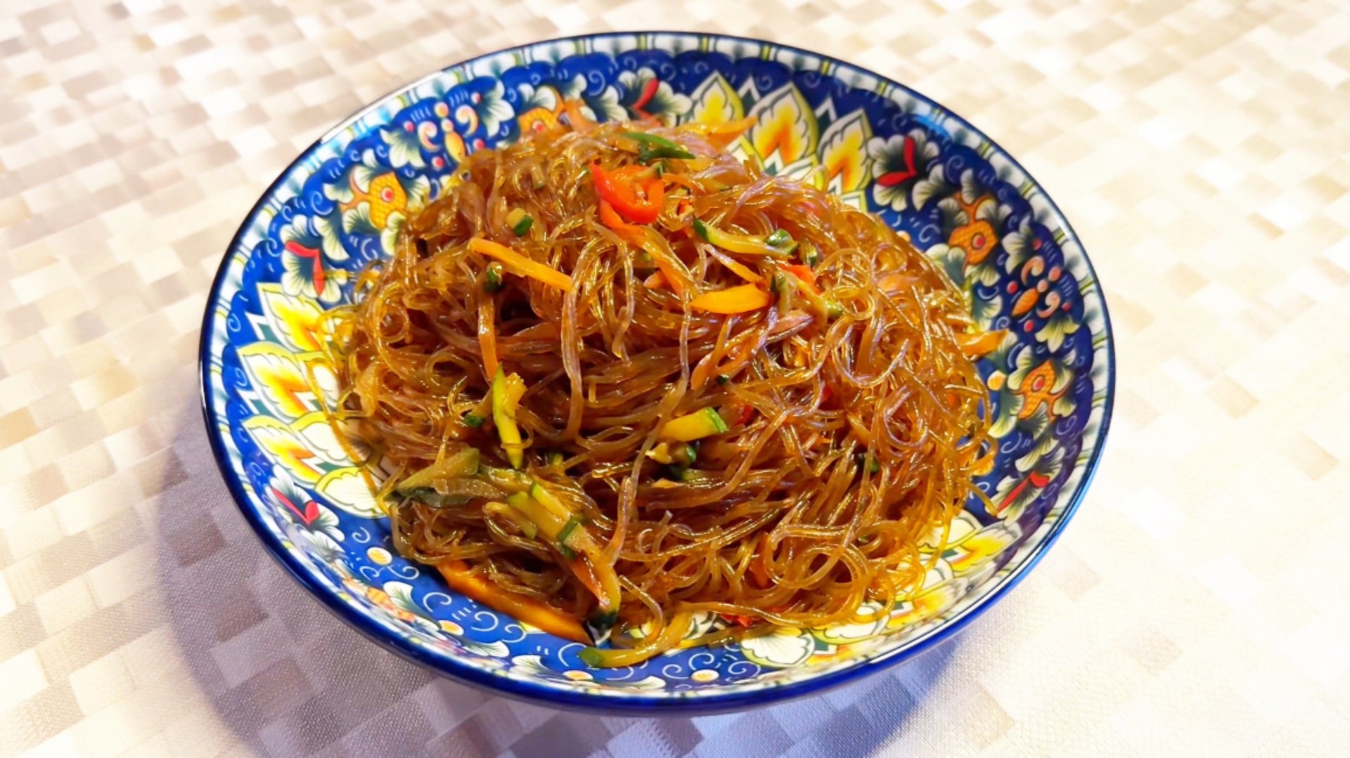 ФУНЧОЗА - КИТАЙСКАЯ ЛАПША С ОВОЩАМИ И СОЕВЫМ СОУСОМ