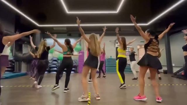 BELLA Maitre Gims Dance #bella #bellamaitregims #dance #dancevideo #dancemix #танец #dancer #zumba