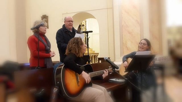 EN MEDIO DE NOSOTROS ( cover) .Autor: GREGORIO FERNÁNDEZ смотреть онлайн
