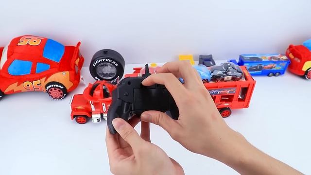 Disney Pixar Cars Unboxing Review | Lightning McQueen, Selly, Meck Truck, Cruz Ramirez смотреть онлайн