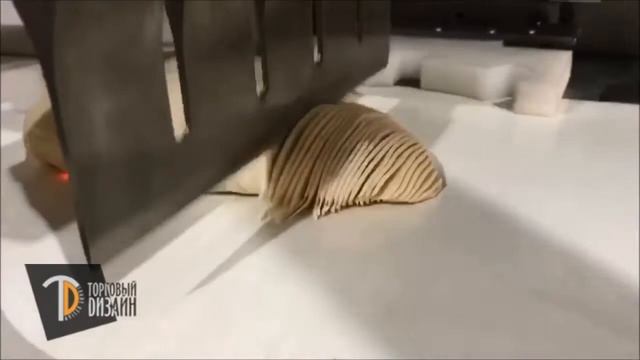 Нарезка свежего теста ультразвуковым слайсером