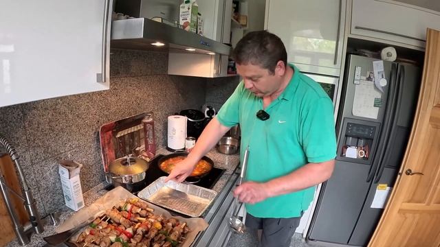 Освежаем садовую мебель. Шашлык по-немецки. Паэлья в казане.