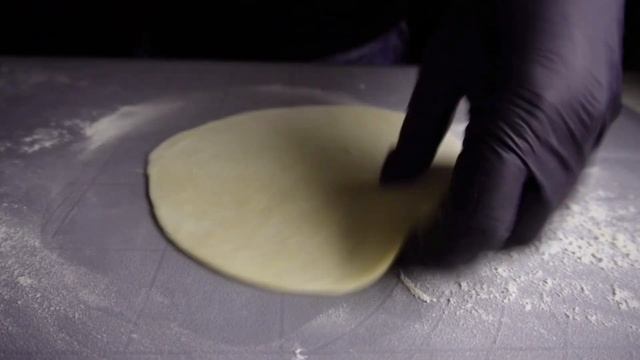 Placinte cu branza la tigaie -Invartite moldovenesti смотреть онлайн