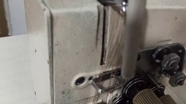 Modo de uso y especificaciones Dos agujas/Mode d'emploi machine a coudre a double aiguille смотреть онлайн