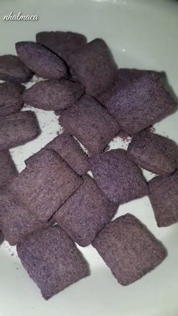 FILIPINO SNACK: PILLOWS | UBE | YAM FLAVOR #shorts