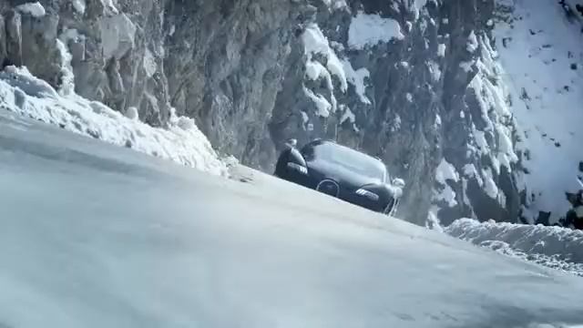 Bugatti Veyron 16.4 Grand Sport Vitess смотреть онлайн