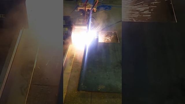 Работа  аппарата воздушно-плазменной резки