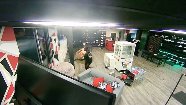 Burglars Steal $100k Worth Of Nike Shoes In Less Than 4 Minutes
