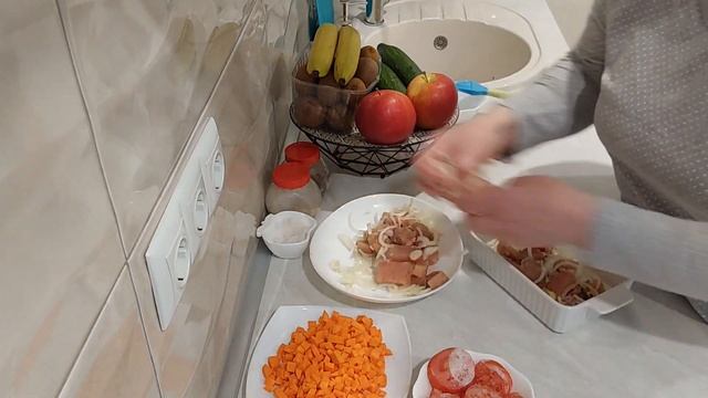 Лёгкий ужин//Куриная грудка запеченая с овощами в духовке.