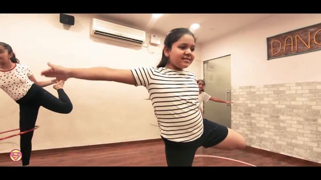 ADVANCE HULA HOOP TRICKS HOOP DANCE смотреть онлайн