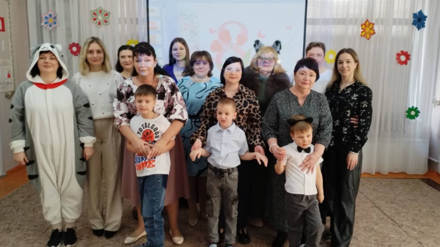 8 марта смотреть онлайн