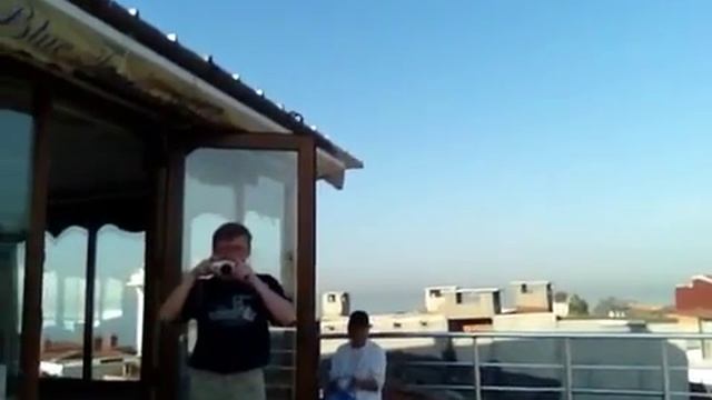 Завтрак на террасе отеля с видом на Босфор смотреть онлайн