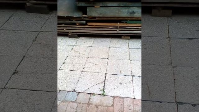 Сбрасываю водные бомбочки с крыши на пол (часть 1) смотреть онлайн