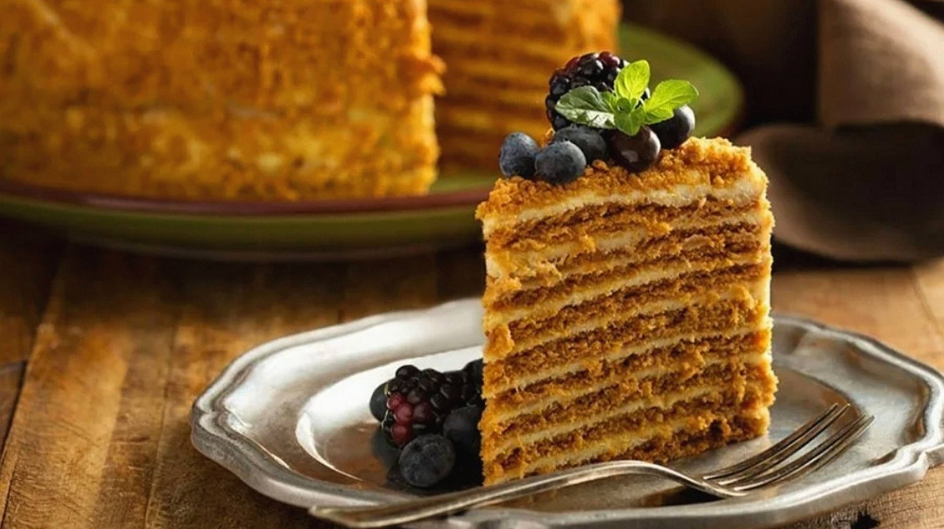 ВКУСНЕЙШИЙ ДОМАШНИЙ ТОРТ МЕДОВИК🍯 смотреть онлайн