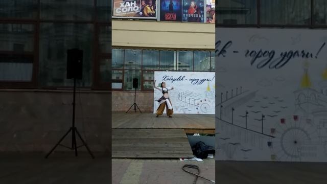 Мадам Марго с  номером трайбл фьюжн в стиле стимпанк