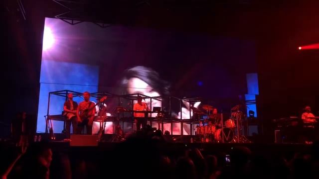 Maroon 5 Girls Like You at The Forum смотреть онлайн