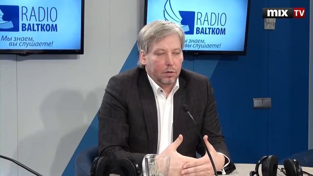 Экс-руководитель проекта "Рижский дворик" в России Нормунд Шталс в программе "Разворот". MIX TV смотреть онлайн