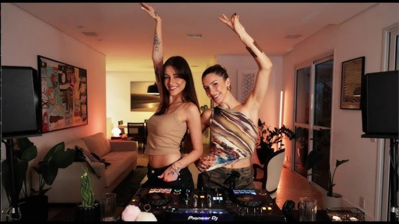 Ella Candeu B2B Carol Seubert | Afro House Journey (1 Hour Set) 🇧🇷 🧚♀️✨ смотреть онлайн