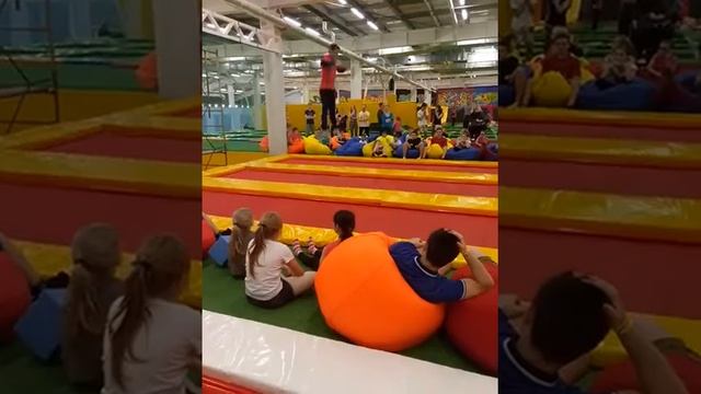 Новые батуты Атмосфера смотреть онлайн