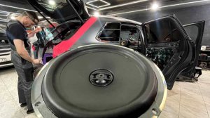 Автозвук Geely Monjaro - До/После.