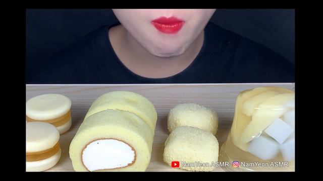 ASMR  YELLOW DESSERTS 노랑디저트 먹방  MARSHMALLOW, CAKE, MOCHI, MACARON, 마쉬맬로우, 모찌, 마카롱먹방 EATING SOUNDS