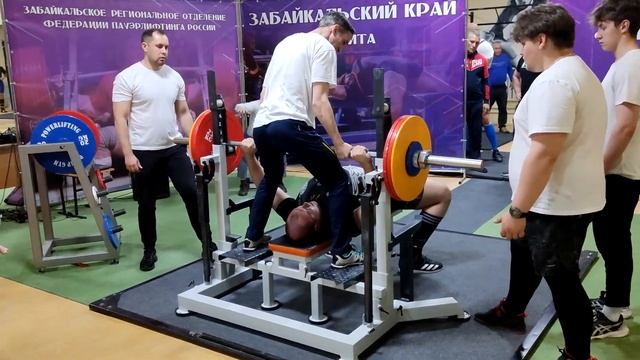 Свалов Антон. Жим 160,0 кг смотреть онлайн