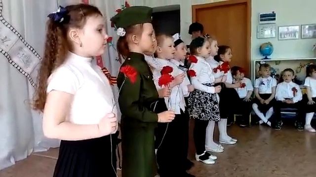 Я сейчас плачу я самая первая стою Она должна нравиться ставьте лайки😭😭😭😭😭😭😭😢😢😢😭😭😭😭😭 смотреть онлайн