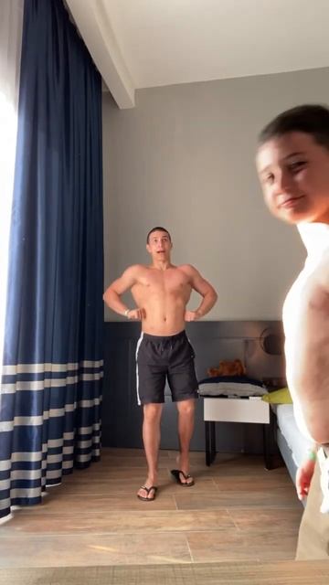 Грузинский халк💉БУЛКИНГ#спорт #bodybuilding #fitness #тело #мышцы #сила #качки #масса #рекомендации смотреть онлайн