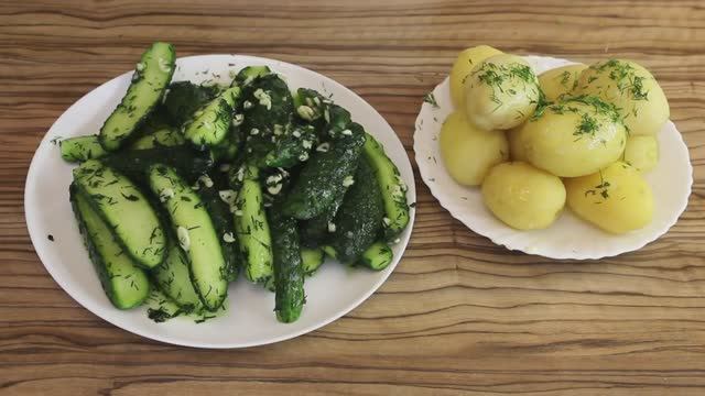 Малосольные огурцы в пакете за 30 минут. смотреть онлайн