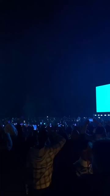 В Египте проходят рейвы у пирамид — тысячи фанатов техно со всего мира съезжаются на уникальное шоу смотреть онлайн