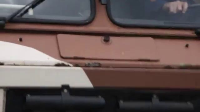 Land Rover Santana 2000 смотреть онлайн