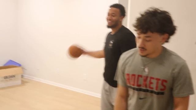 Mini Hoop Basketball Game IN OUR NEW HOUSE... смотреть онлайн