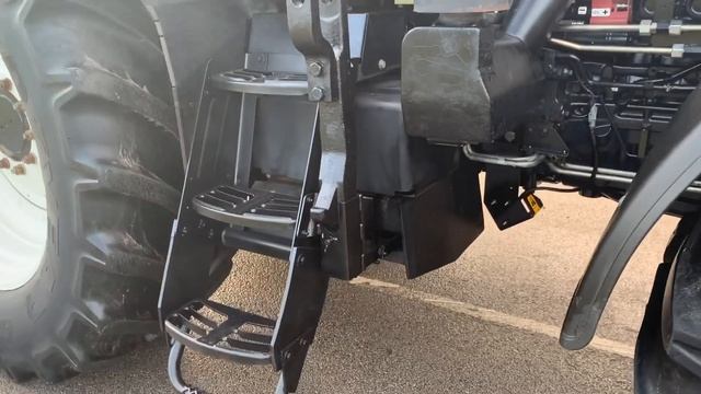 New Holland T7040 Tractor