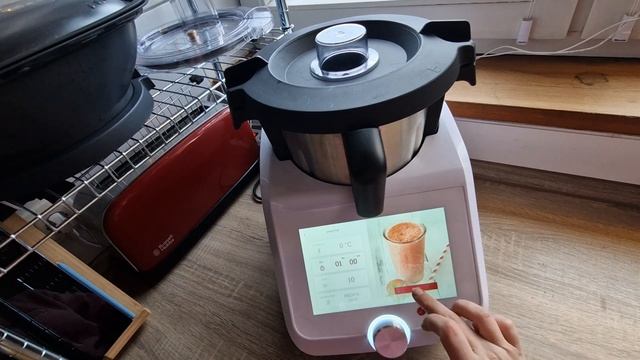 Beeren Smoothie/ Shake mit dem Monsieur Cuisine smart смотреть онлайн