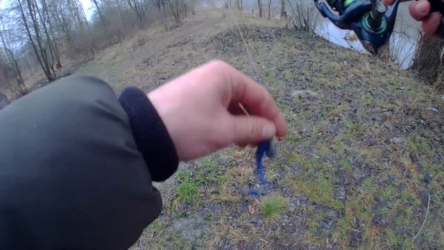 Він взяв в рот! Все по справедливості. Спінінгова риболовля з берега в березні. Джиг - ріг 2023 смотреть онлайн